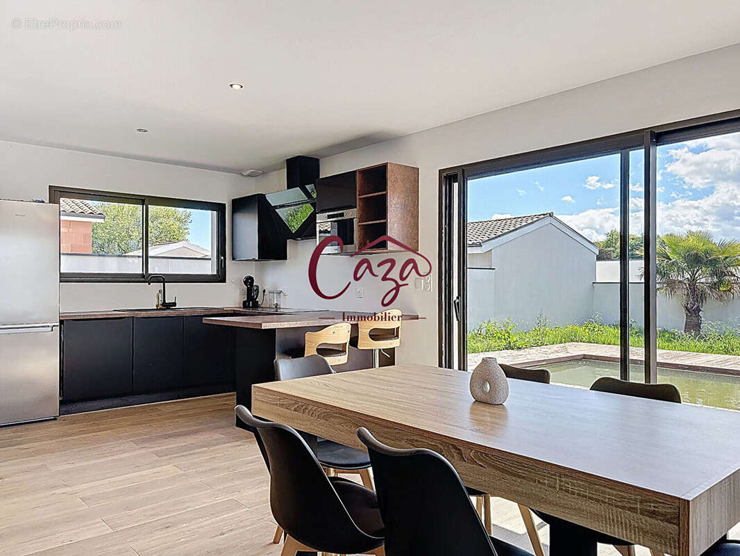 Maison à FARGUES-SAINT-HILAIRE