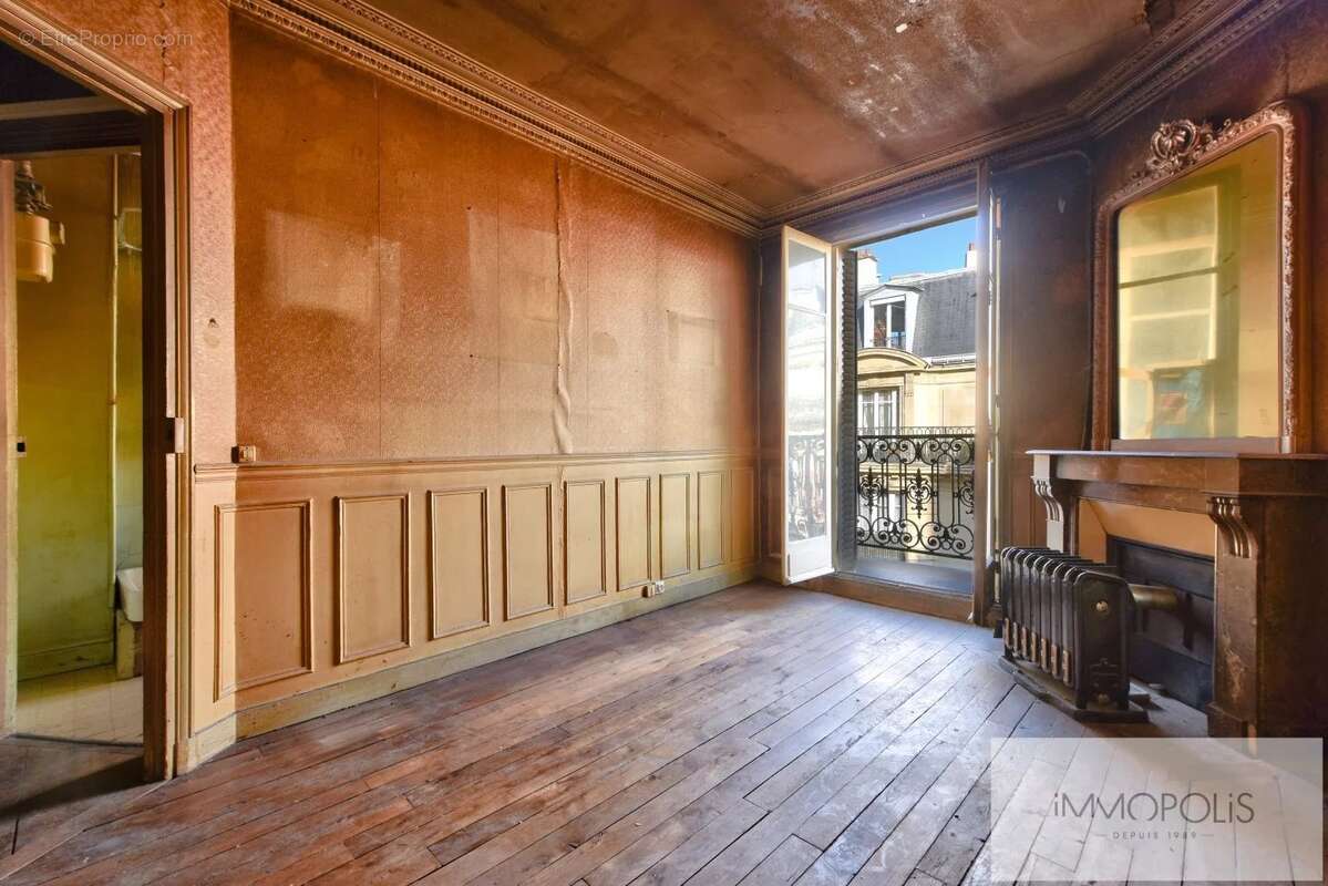 Appartement à PARIS-18E