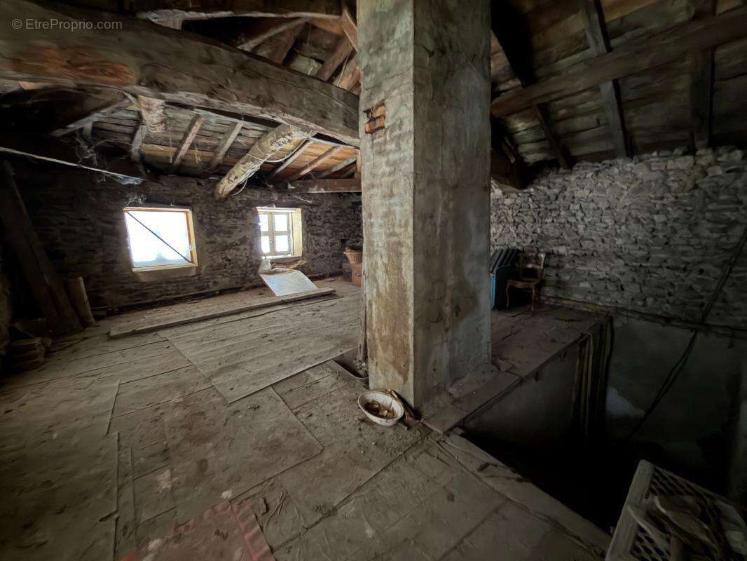 Maison à LEGNY