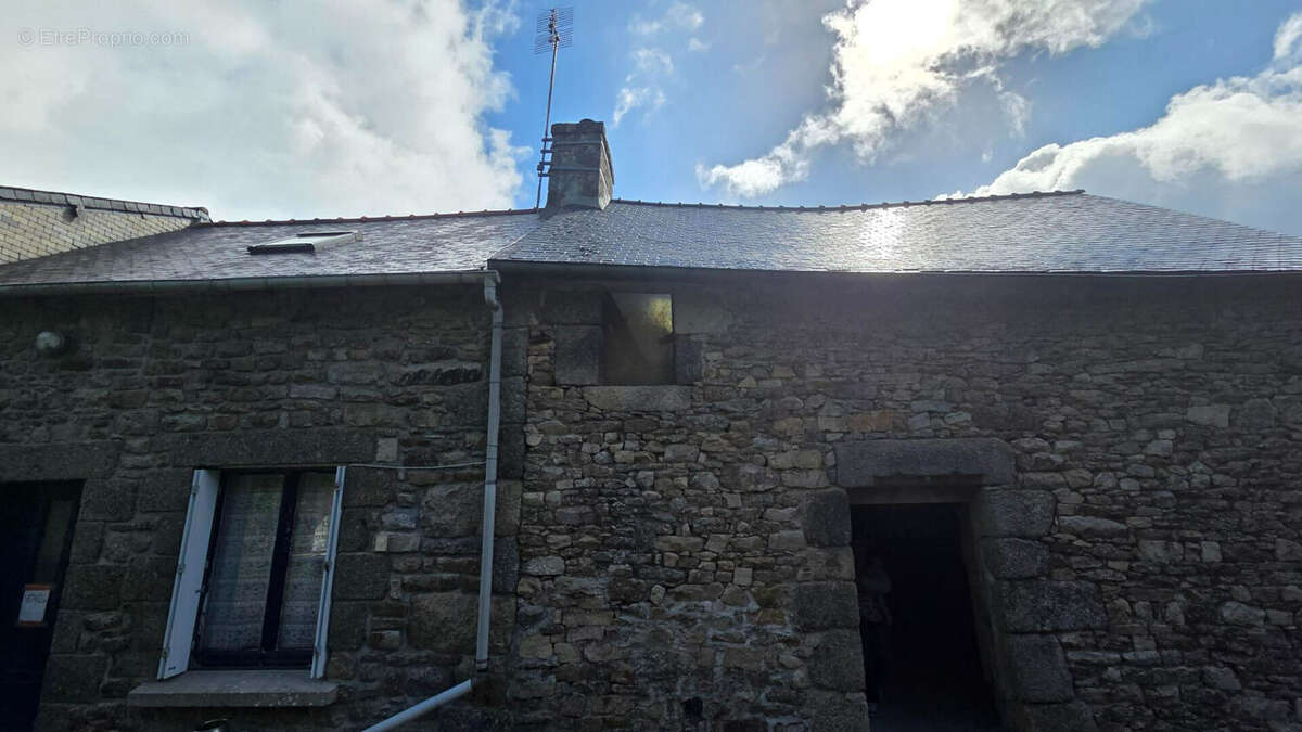 20 min au Sud de Guingamp Maison sur environ 5000m² de terrain avec hangar - photo 10