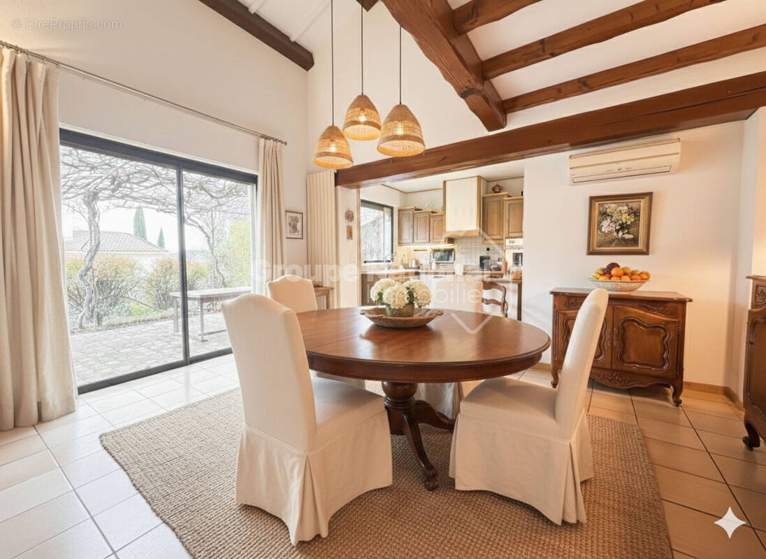 Maison à VILLEVIEILLE