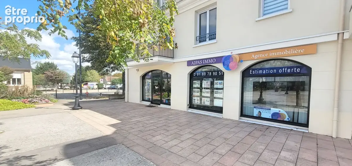 Local commercial Le Coudray-Montceaux 97,60 m2 - photo 2