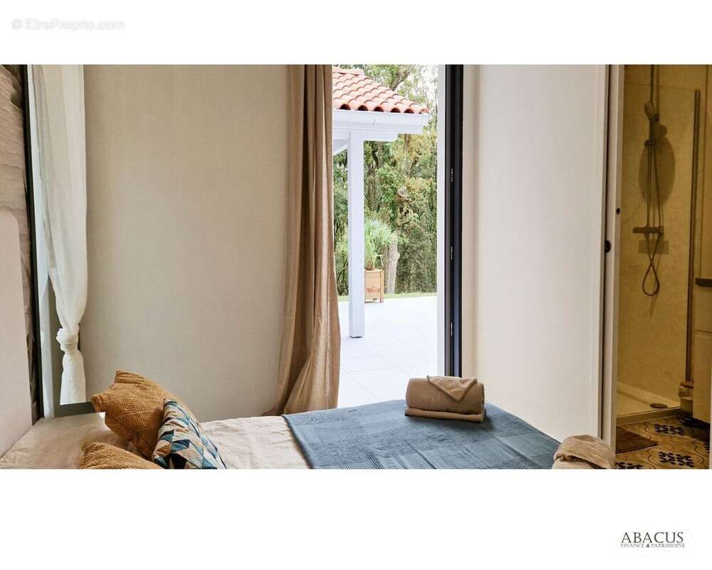 Maison 230 m² à Arcangues  - photo 8