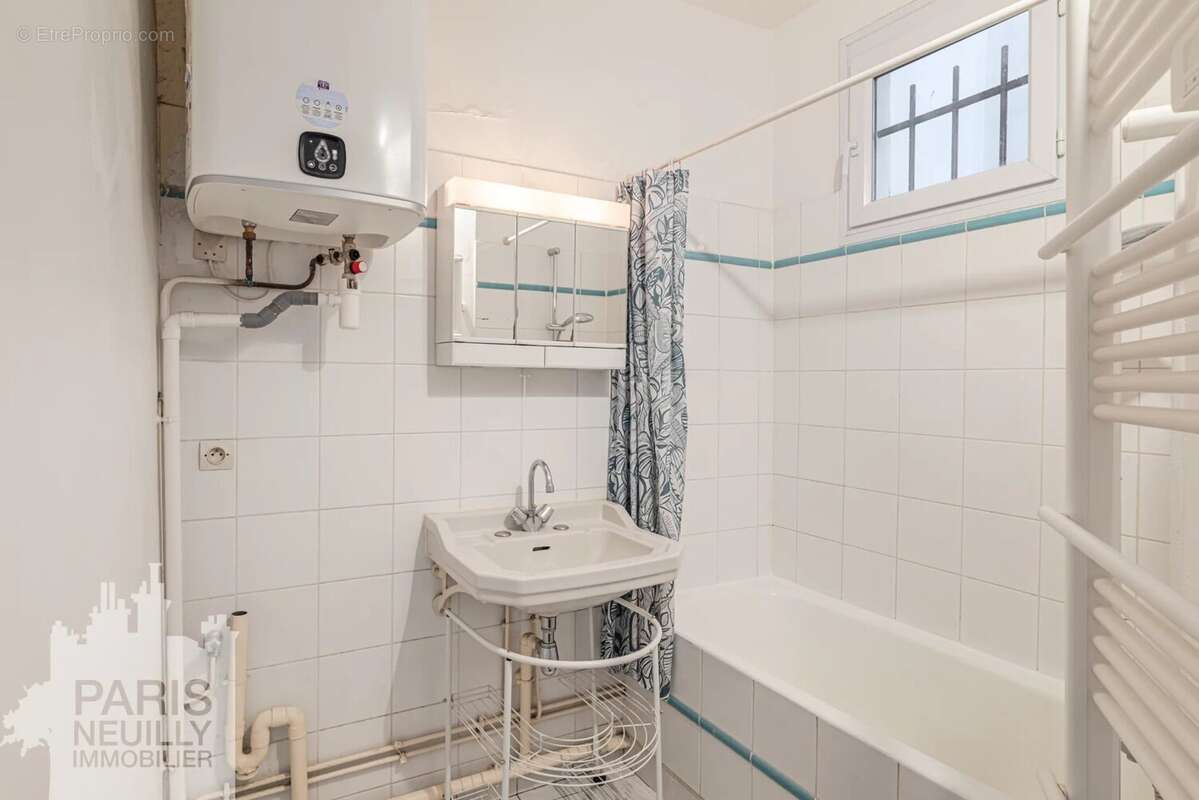 Appartement à PARIS-16E