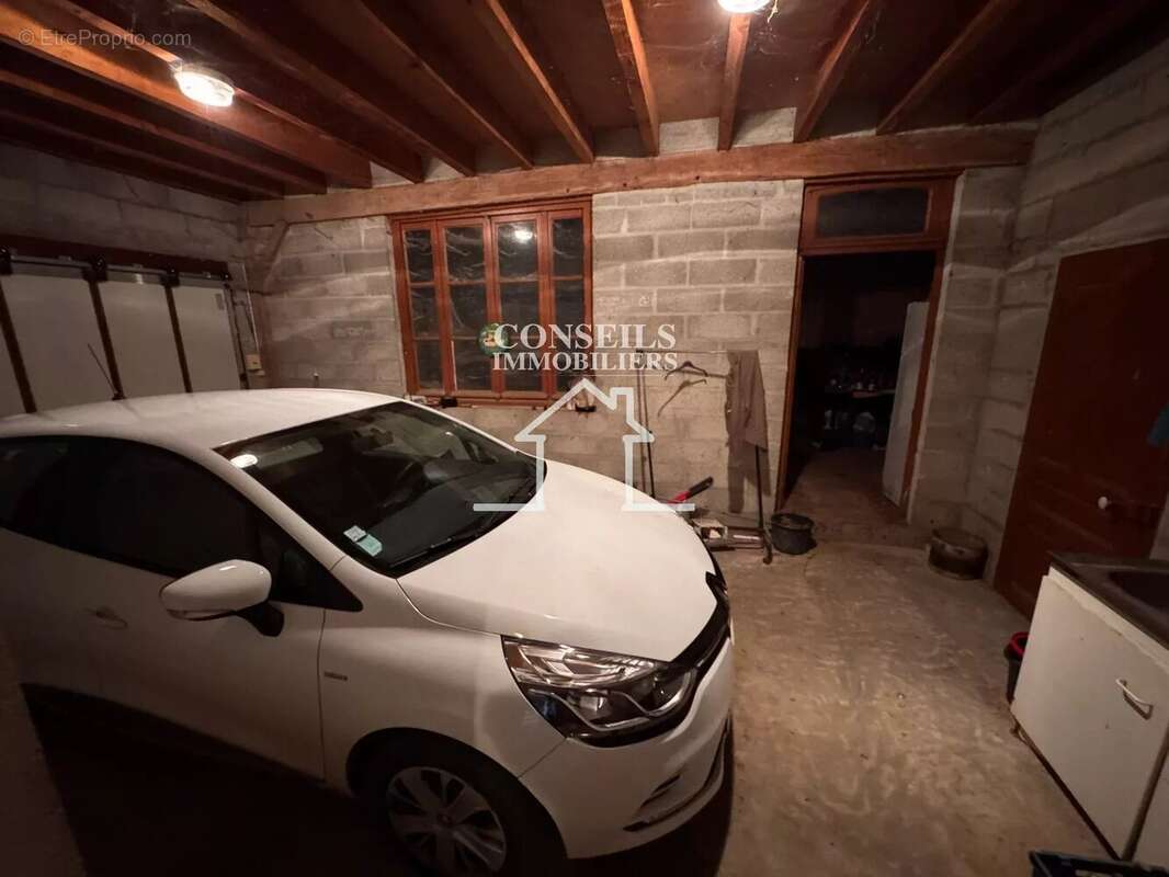 Maison à SAINT-JULIEN-DU-SAULT