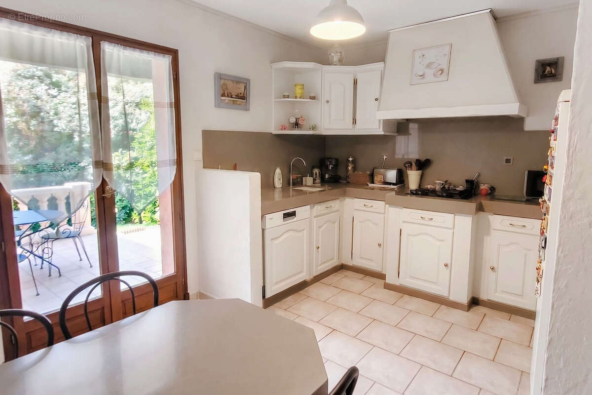 Sur parcelle de 2131 m2 - photo 8