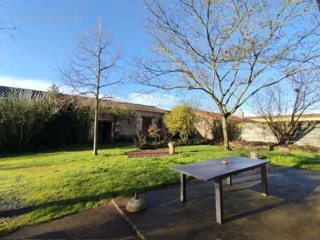 Maison à BRION-PRES-THOUET