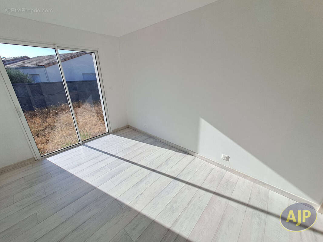 CHALLANS - Maison 2 chambres - photo 8