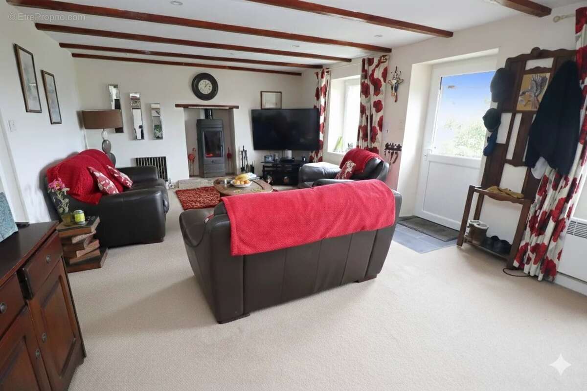 Maison à MAEL-CARHAIX