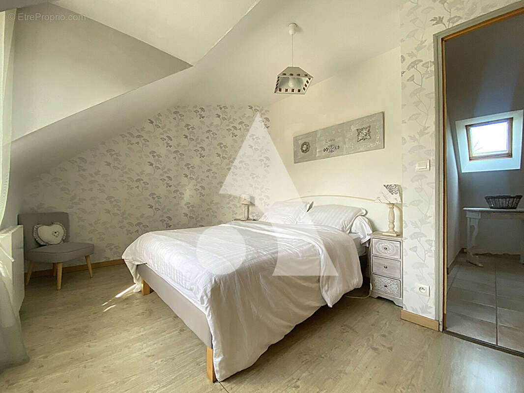 Maison à HENANBIHEN