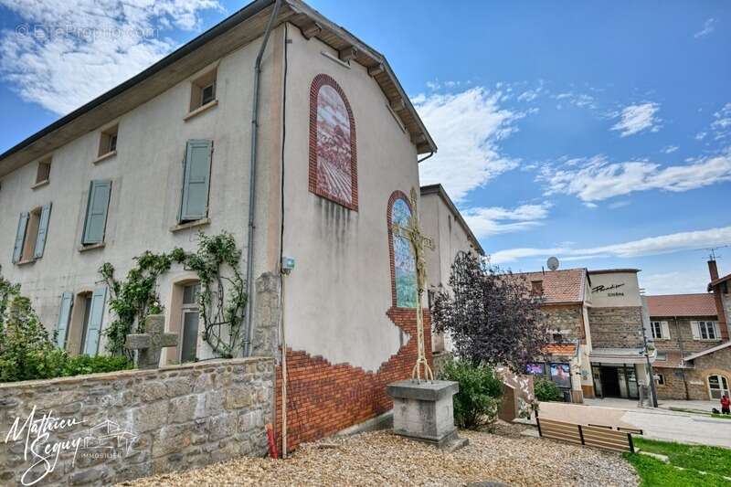 Terrain à SAINT-MARTIN-EN-HAUT