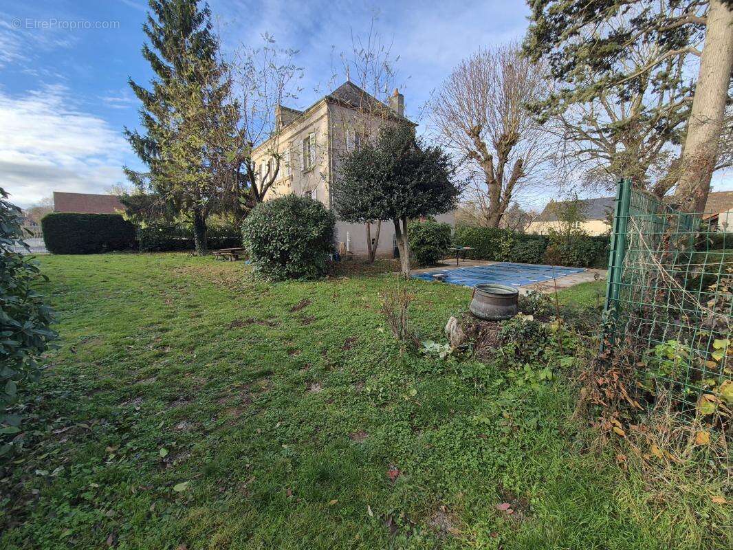 Maison à MONTGIVRAY