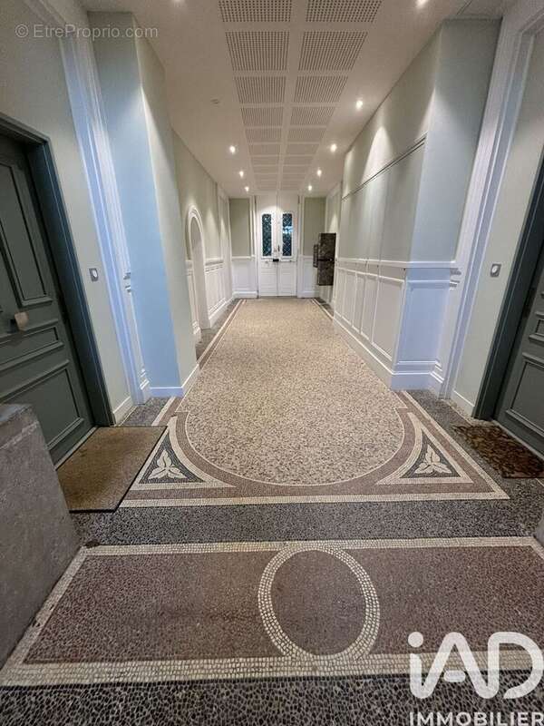 Photo 2 - Appartement à SAINT-GENIS-LES-OLLIERES