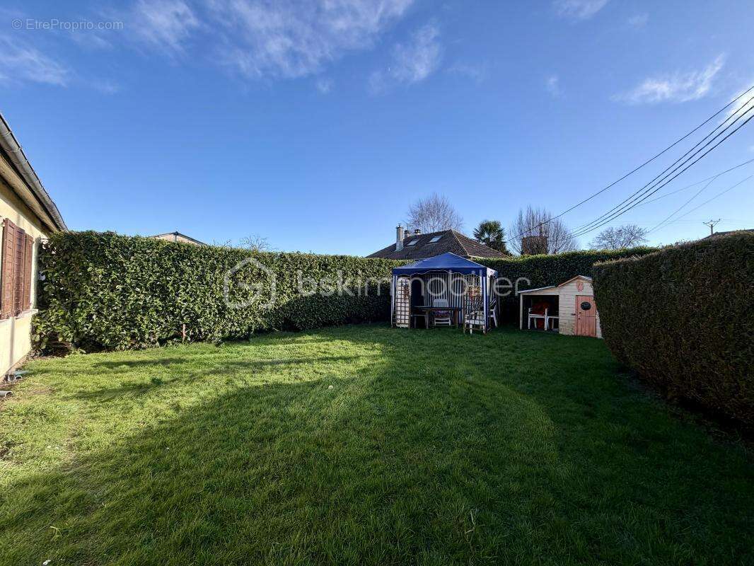 Maison à LA HAYE-MALHERBE