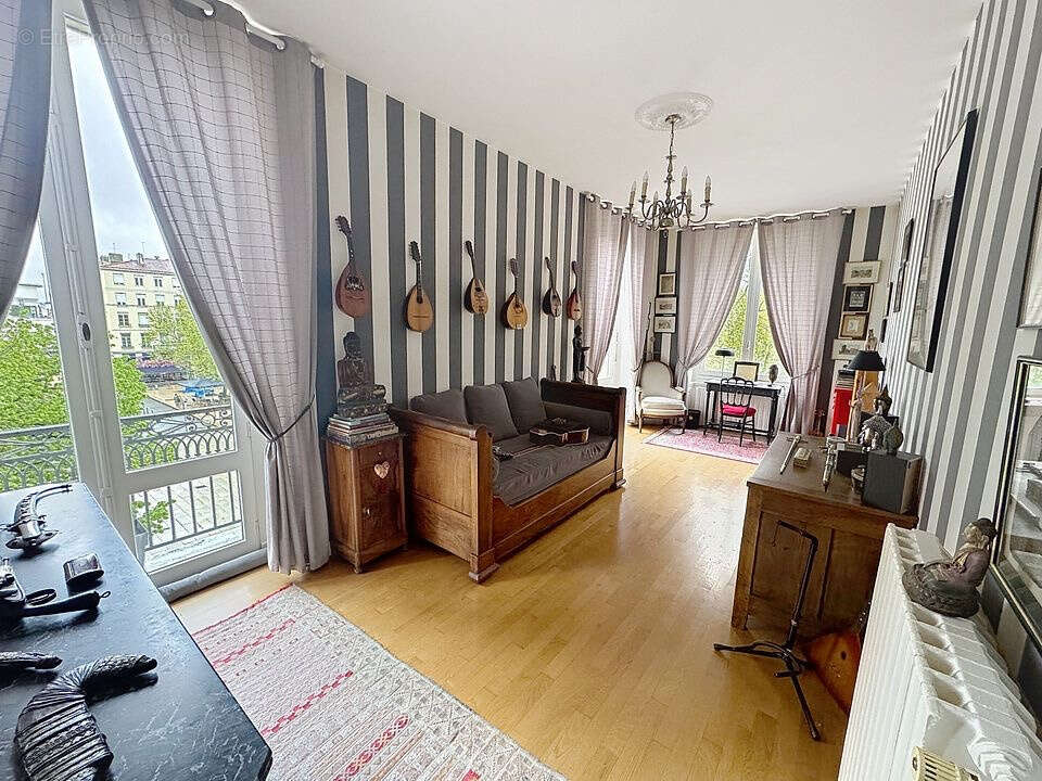 Appartement à SAINT-ETIENNE