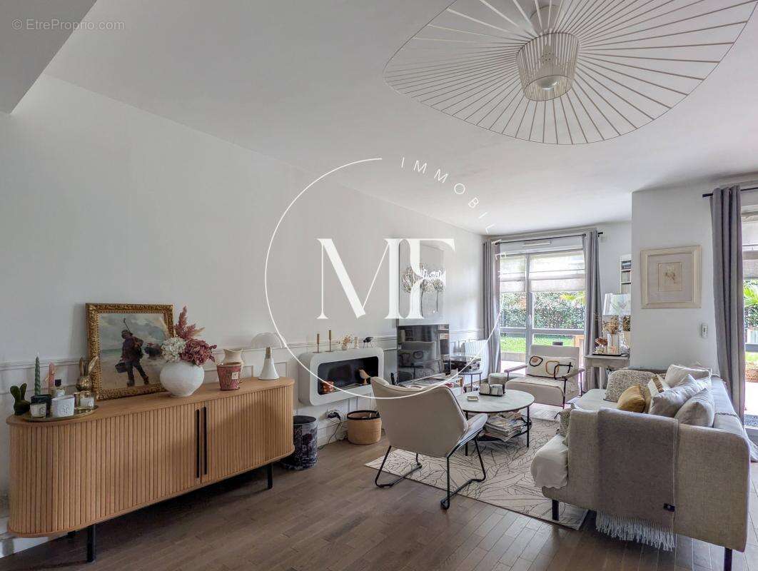 Appartement à NANTERRE