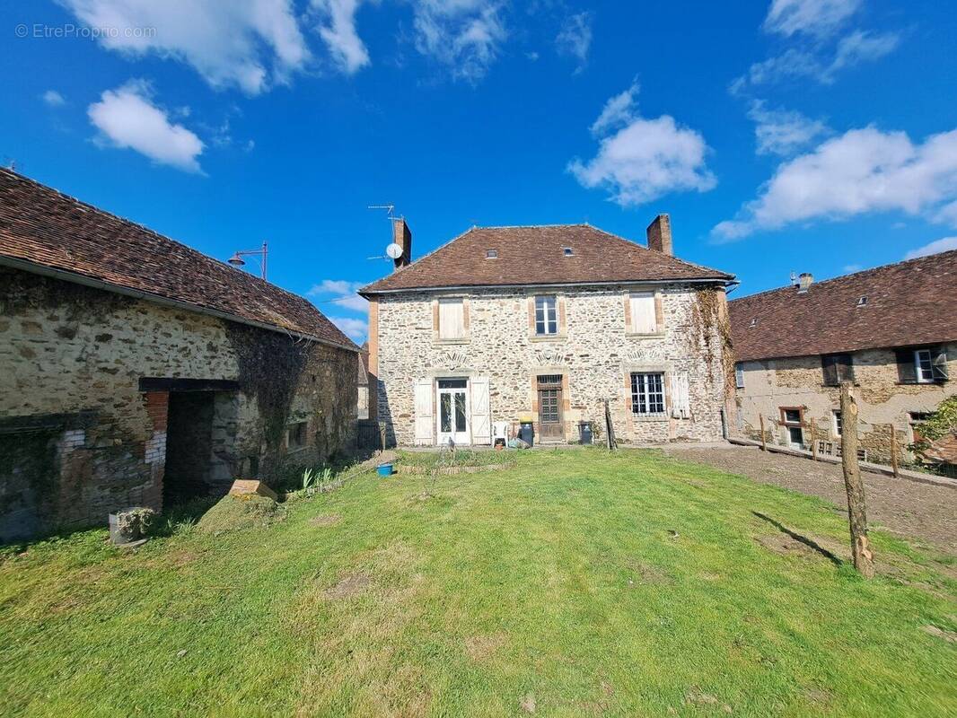 Maison à BENAYES