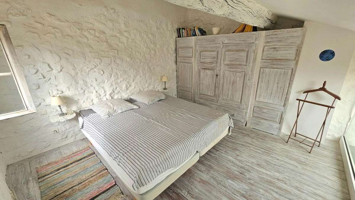 Opportunité exceptionnelle pour investisseurs : grande maison avec terrasse - photo 6