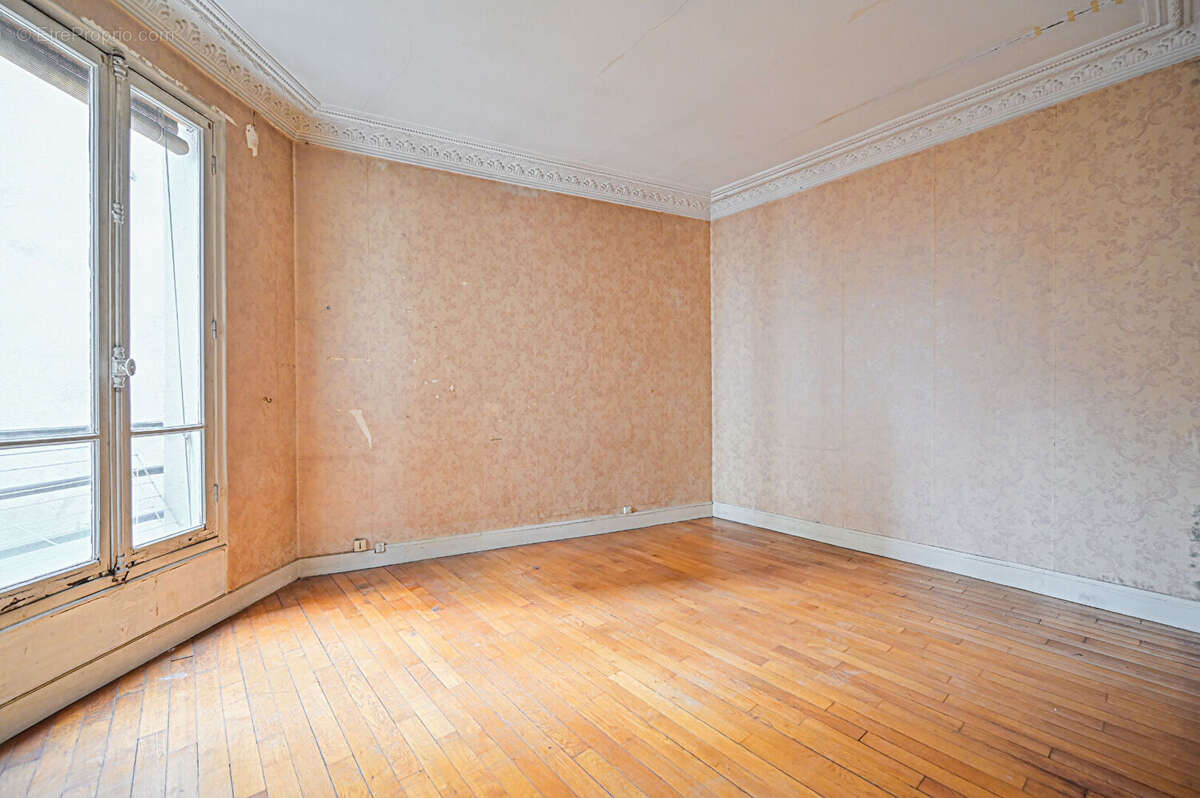 Appartement à PARIS-14E