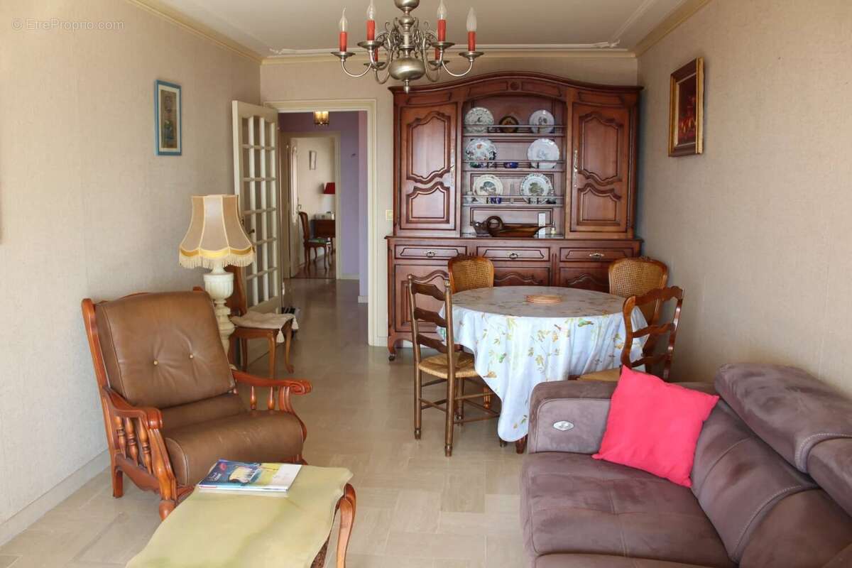 GRASSE, Beau 3 P 70m2 Terrasses vue parking intérieur - photo 4