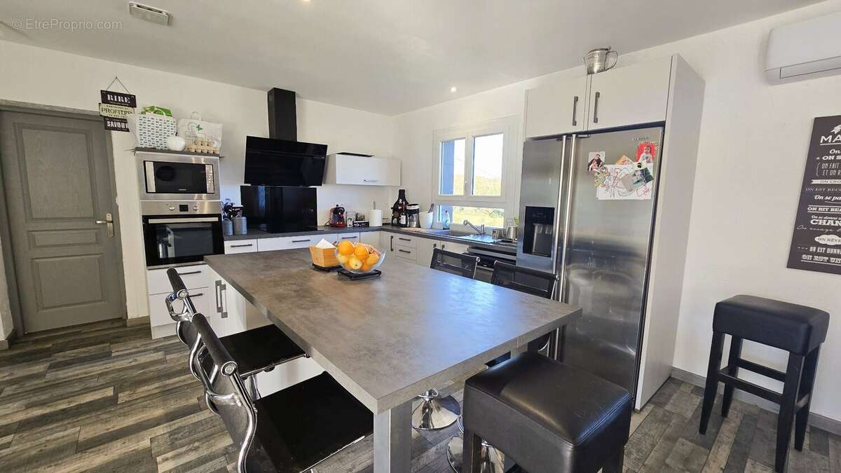 Maison à LES ISSARDS