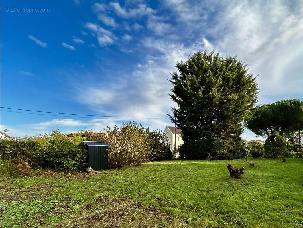 Terrain à BOUGUENAIS