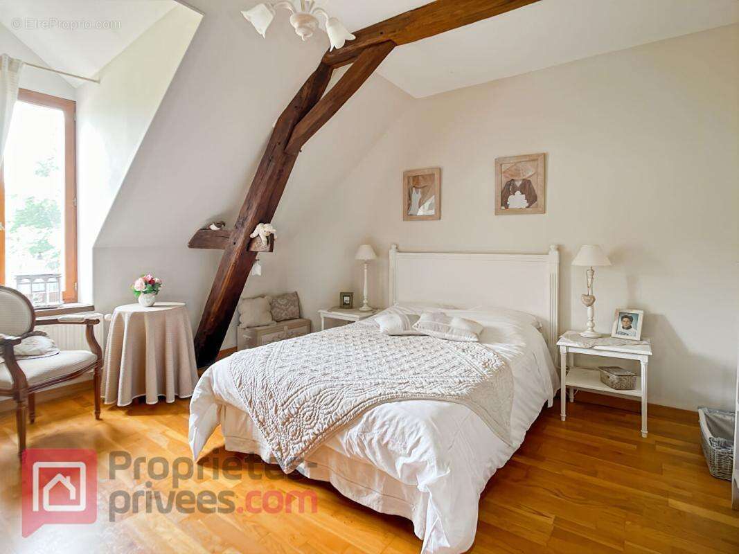 Maison à NOYERS