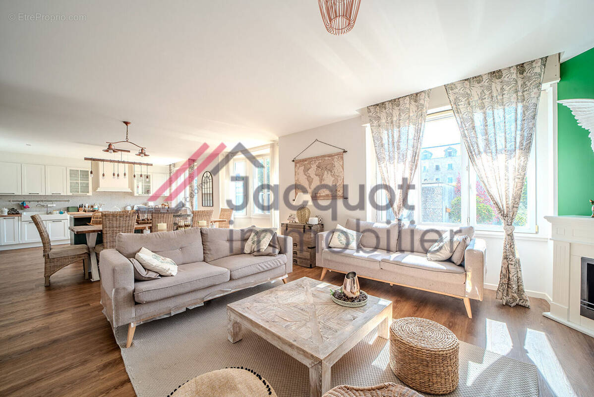 Appartement à LONS-LE-SAUNIER