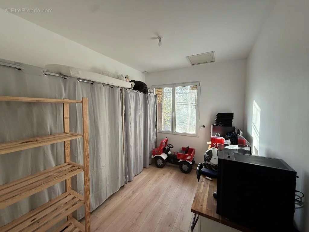 Maison à SAINT-YZAN-DE-SOUDIAC