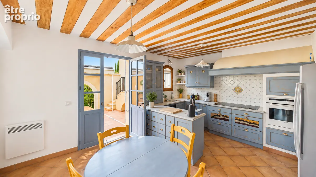 VILLA avec Piscine et vue dégagée - à 10 Mn d' Avignon Les ANGLES VILLENEUVE SUR ARAMON même - photo 2