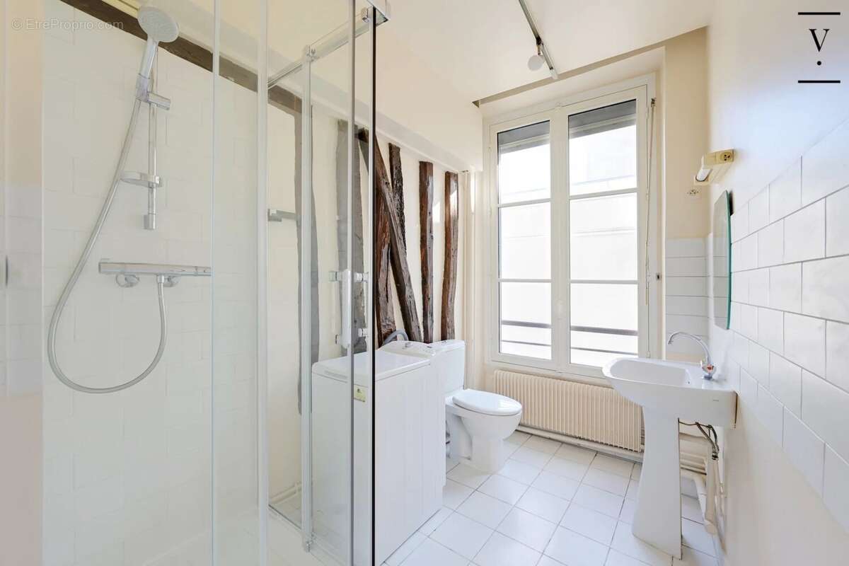 Appartement à PARIS-3E