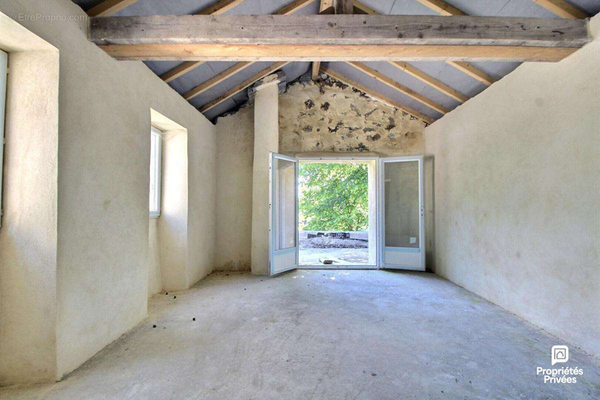 Maisons à rénover de 244 m2 sur Barnas - photo 10