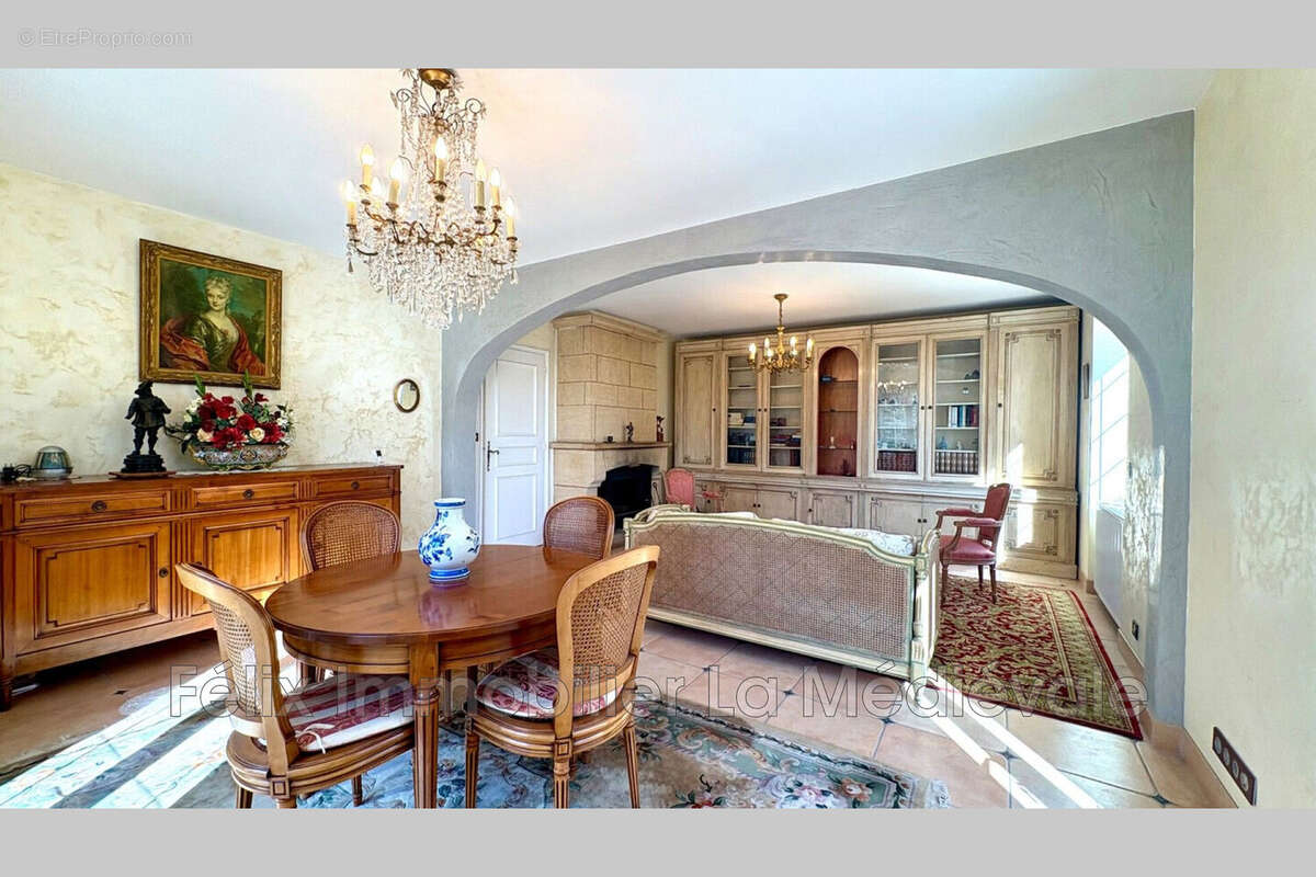 Maison à SARLAT-LA-CANEDA