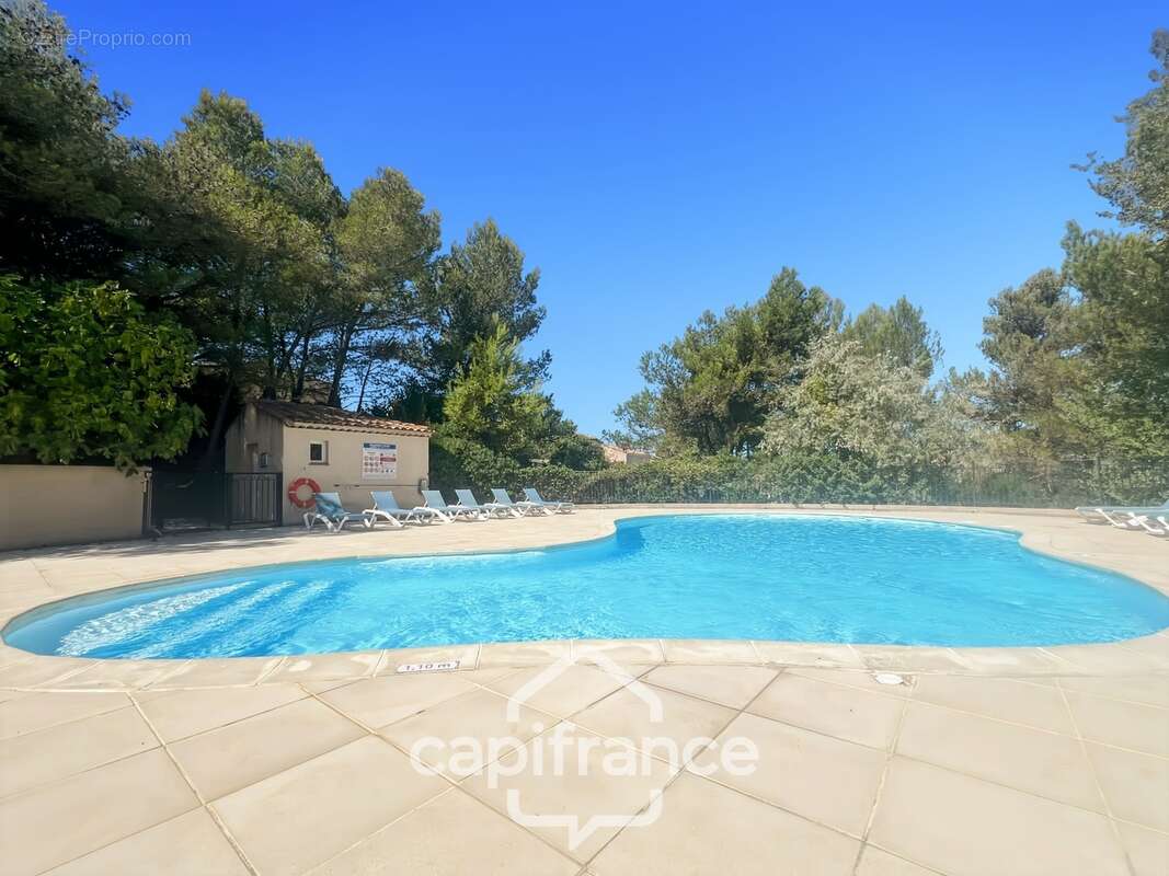Appartement 40m2 rénové et climatisé, en rez de jardin , une chambre et sa salle de douche, sa terrasse couverte ,, piscine rési - photo 29