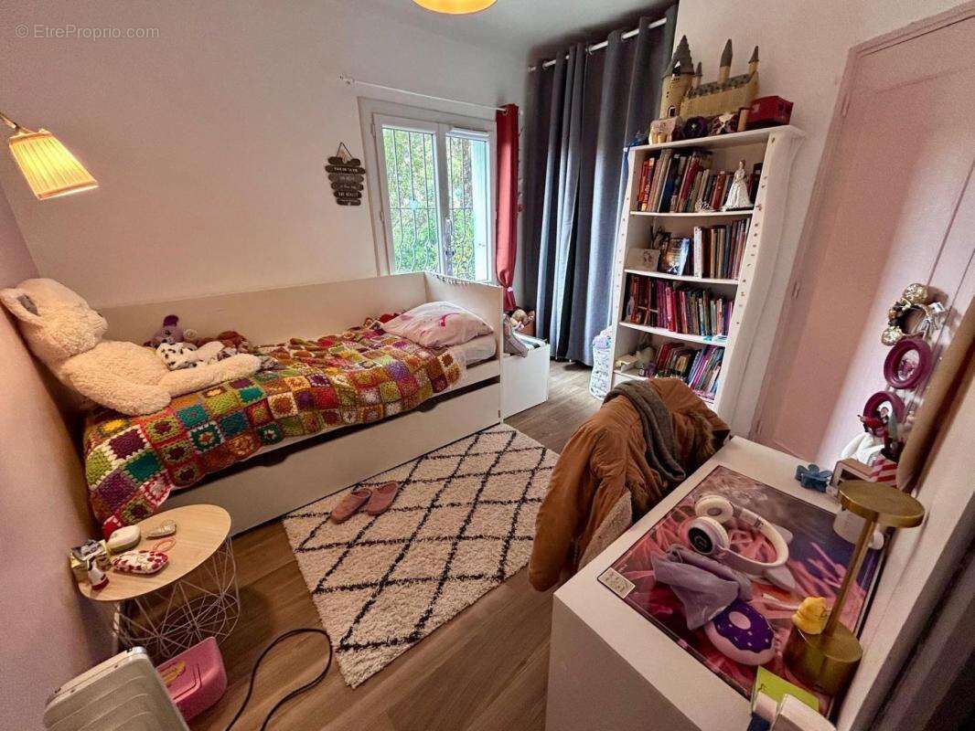 Appartement à ROQUEBRUNE-SUR-ARGENS