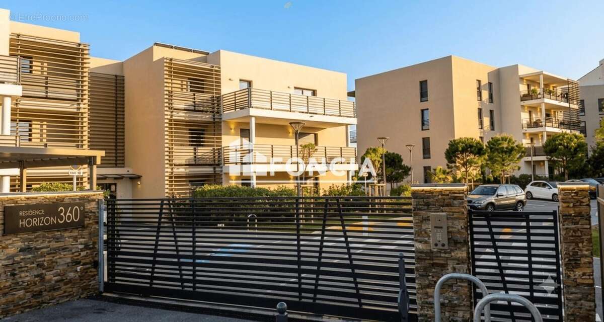 Coup de cœur à Saint-Raphaël : 2 pièces avec rooftop & piscine panoramique - photo 9