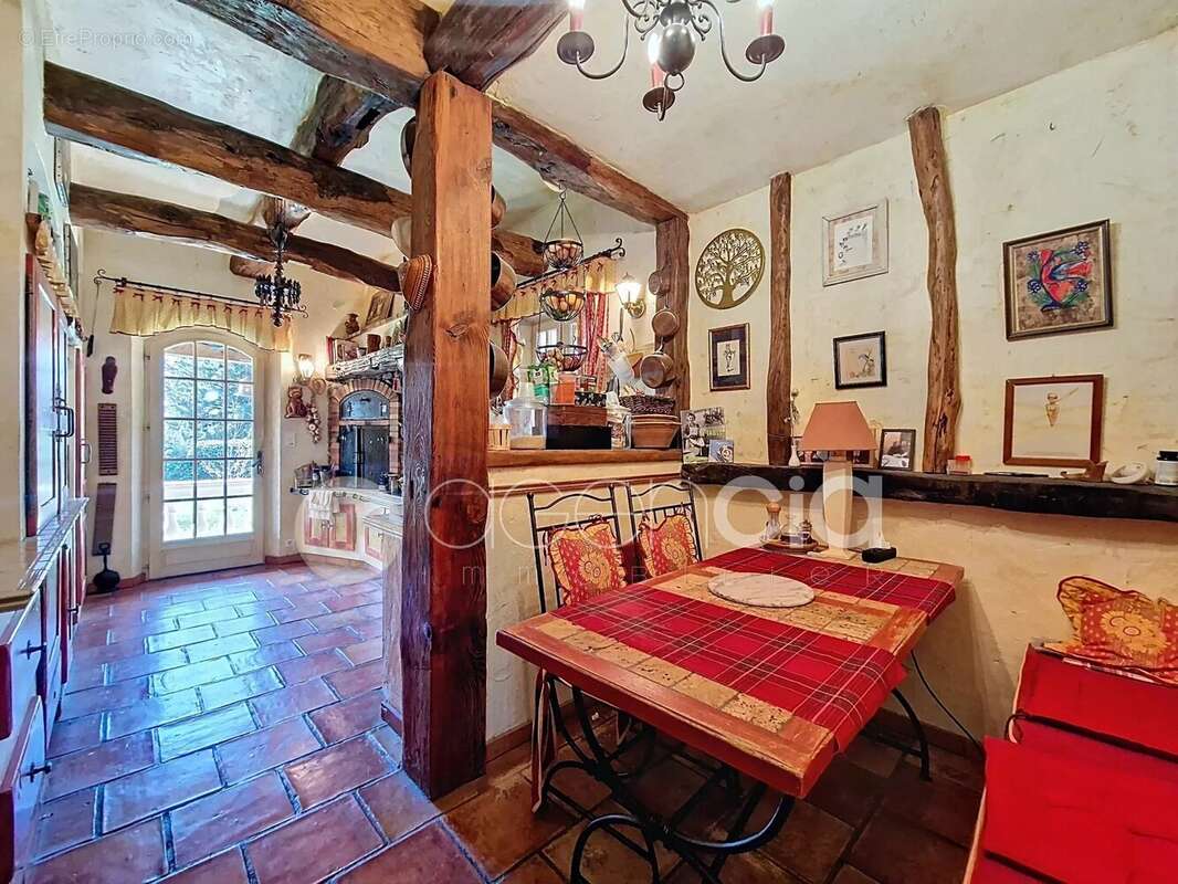 Maison à SAINT-CEZAIRE-SUR-SIAGNE