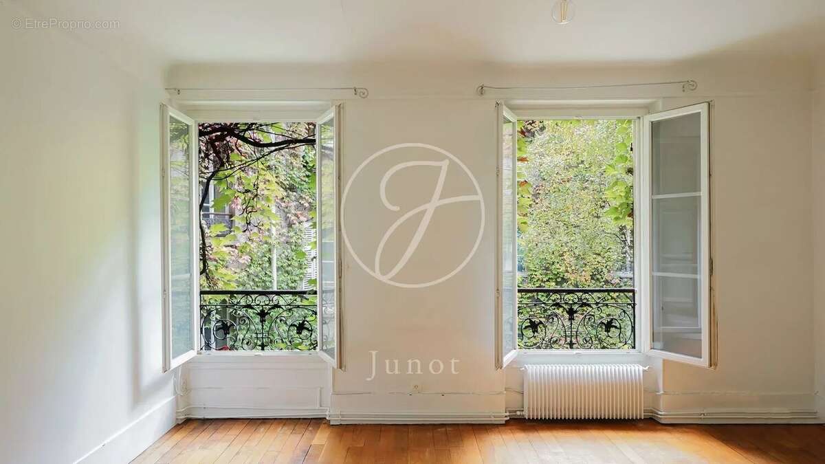 Appartement à PARIS-17E