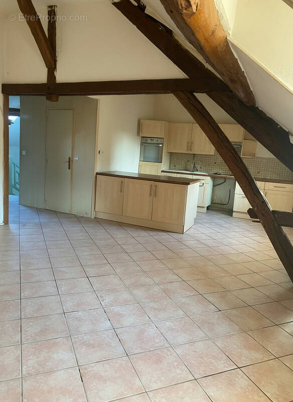 Appartement à LA QUEUE-LES-YVELINES