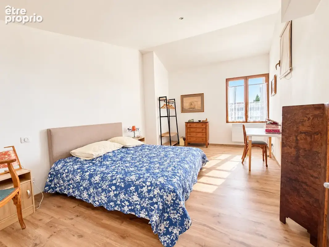 VILLEVIEILLE, RARE en hyper centre , Belle maison de type T5, atelier d'artiste, remise, Beau patio, cuisine d - photo 6