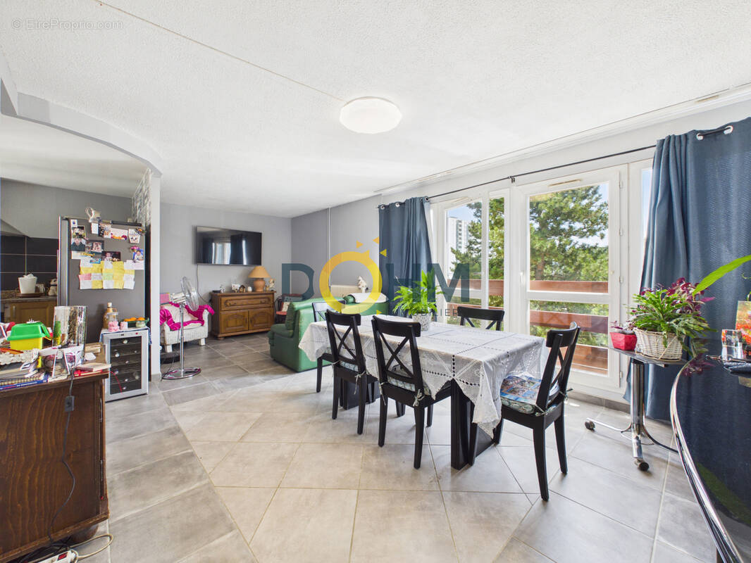 Appartement à ANDREZIEUX-BOUTHEON