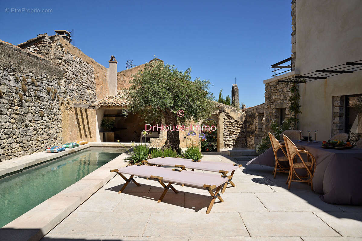 Maison à GRIGNAN