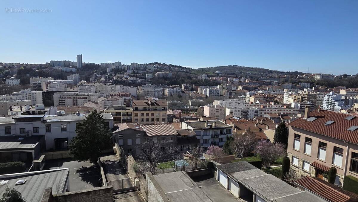 Appartement à SAINT-ETIENNE
