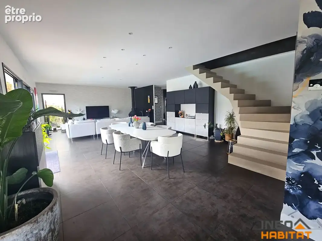 EXCLUSIVITÉ AMANDA - Maison contemporaine avec piscine - 6 chambres - LA MÉZIÈRE - photo 4