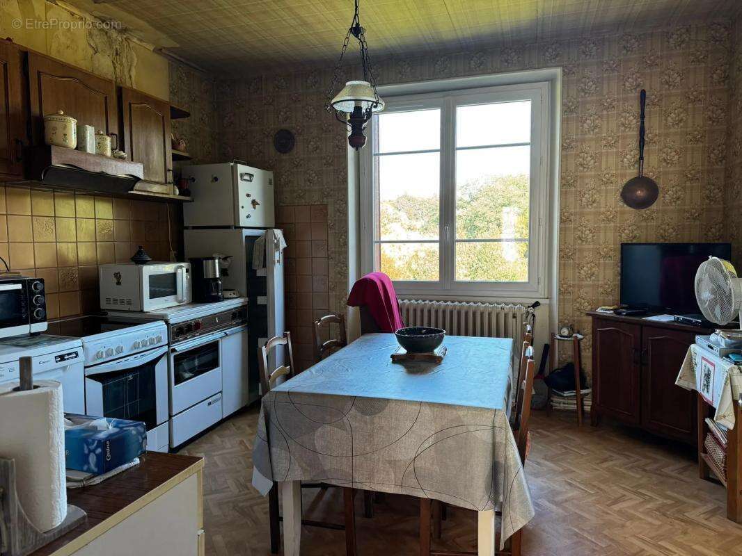 Maison à CORREZE