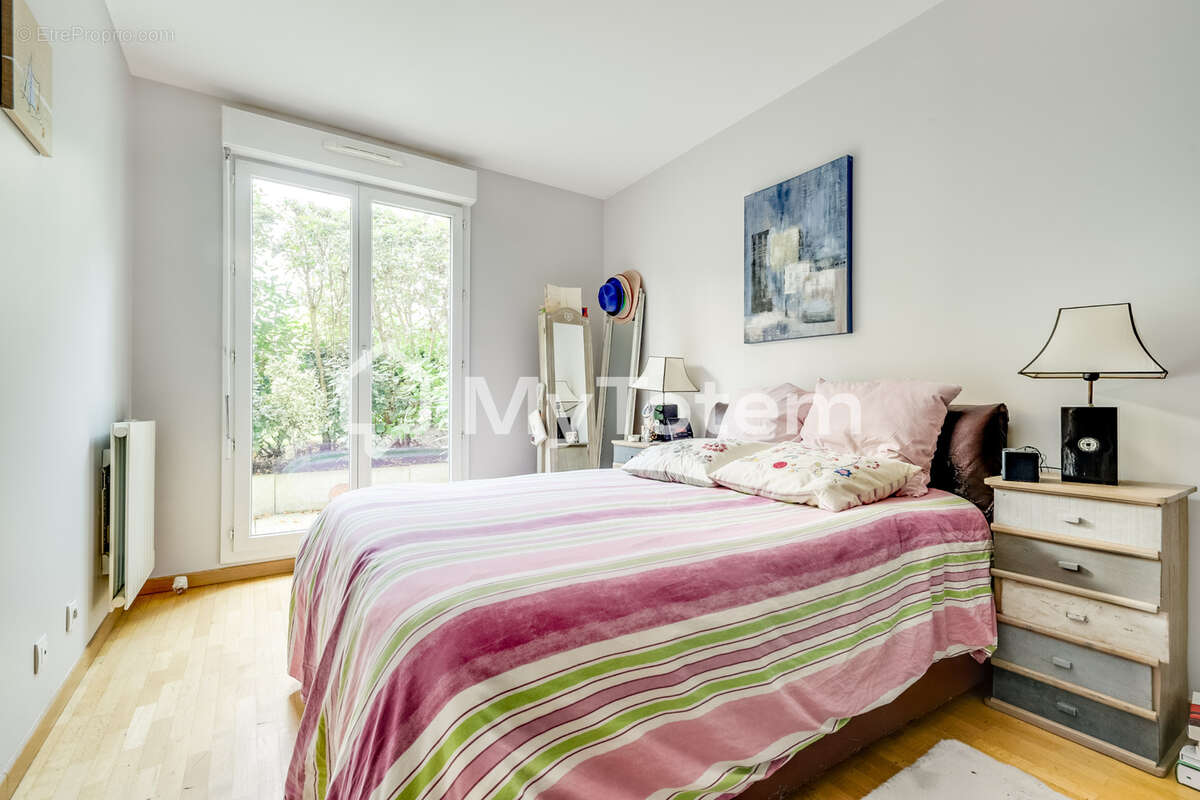 Appartement à LA GARENNE-COLOMBES