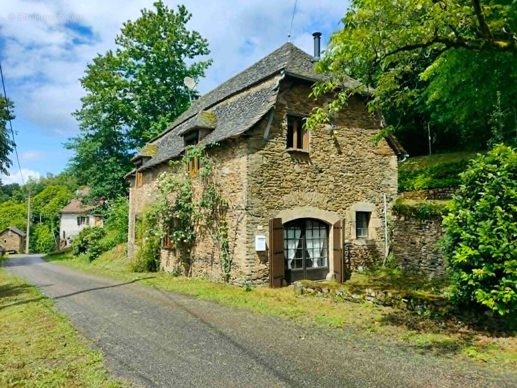 Maison à GAGNAC-SUR-CERE
