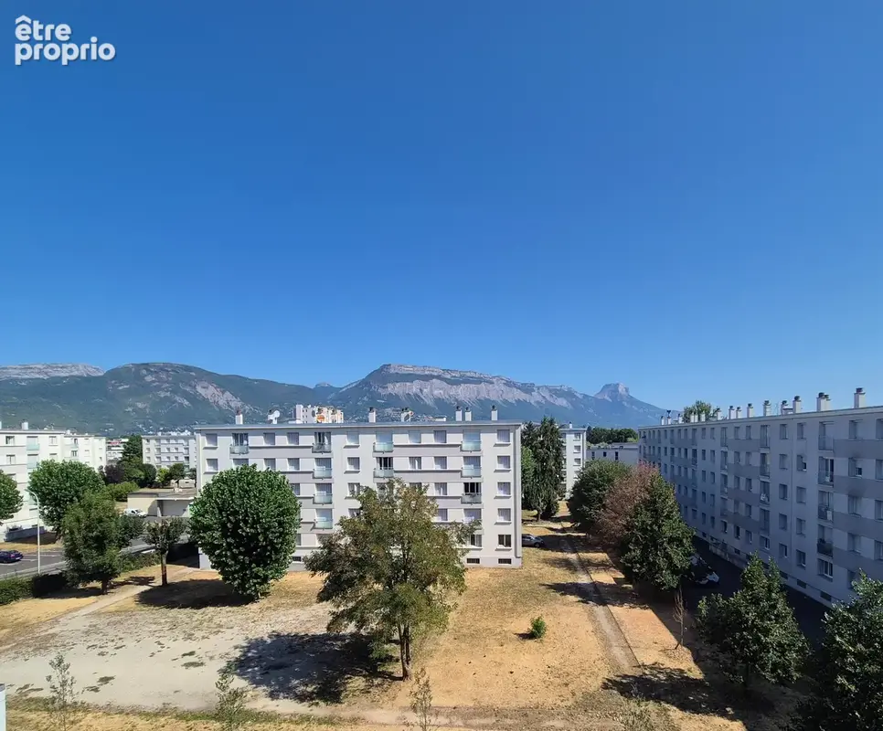 Appartement à SAINT-MARTIN-D'HERES