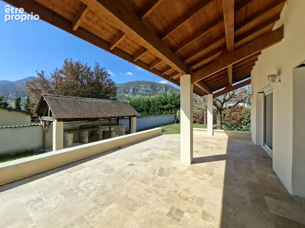 Maison 6 pièces 178 m² à vendre à Saint-Just-De-Claix (38680) - photo 2