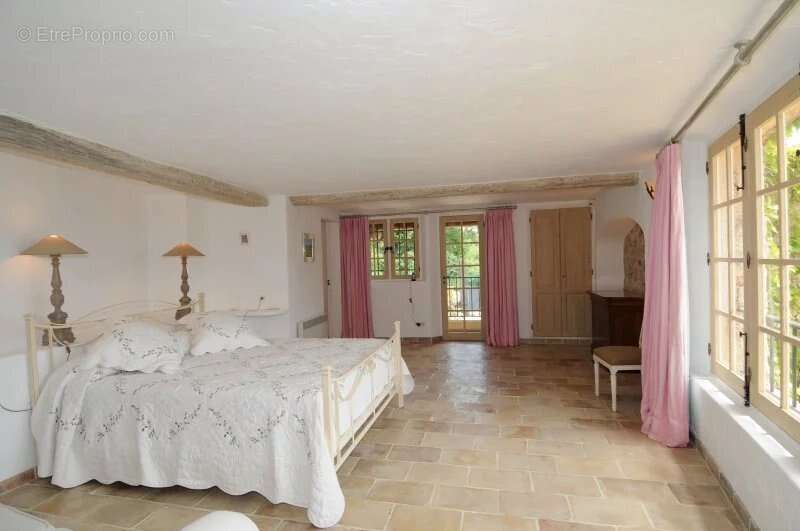 Maison à TOURRETTES-SUR-LOUP